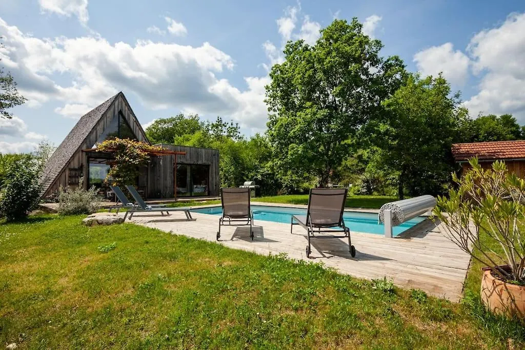 Holiday home Les Trigones Du Causse -Maison Atypique Avec Piscine Privee Saint-Martin-Labouval