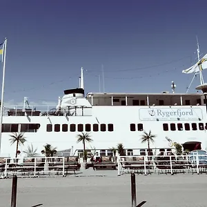 ** Bateau-hôtel Rygerfjord & Suède